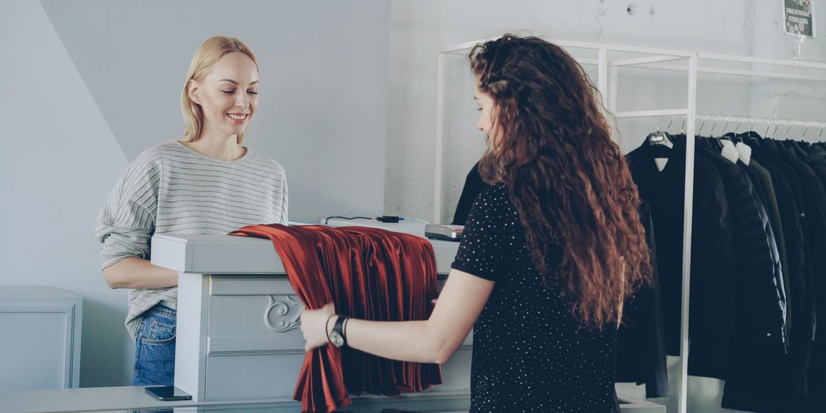 Customer Service Habits That Turn Buyers Into Loyal Fans